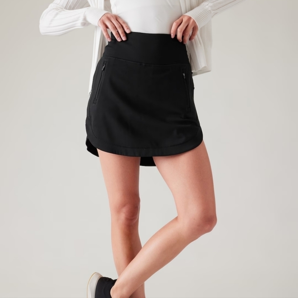 Athleta black pull on pocket skort athletic hiking golf training Size 2